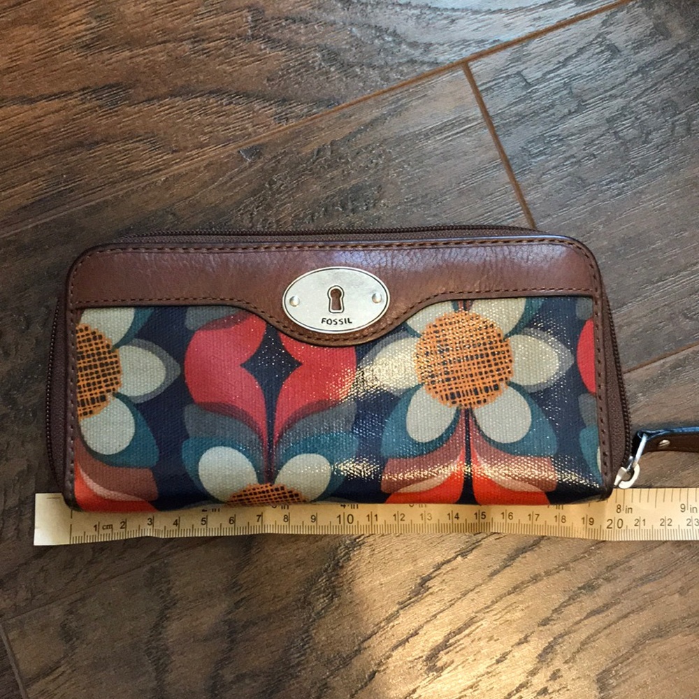 Fossil Wallet - beautiful floral pattern